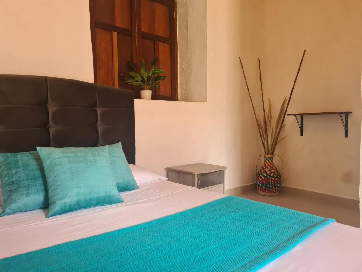 Hotel Alcazar Real Utica Εξωτερικό φωτογραφία
