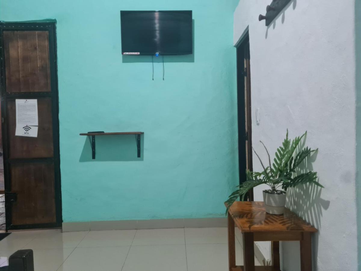 Hotel Alcazar Real Utica Εξωτερικό φωτογραφία