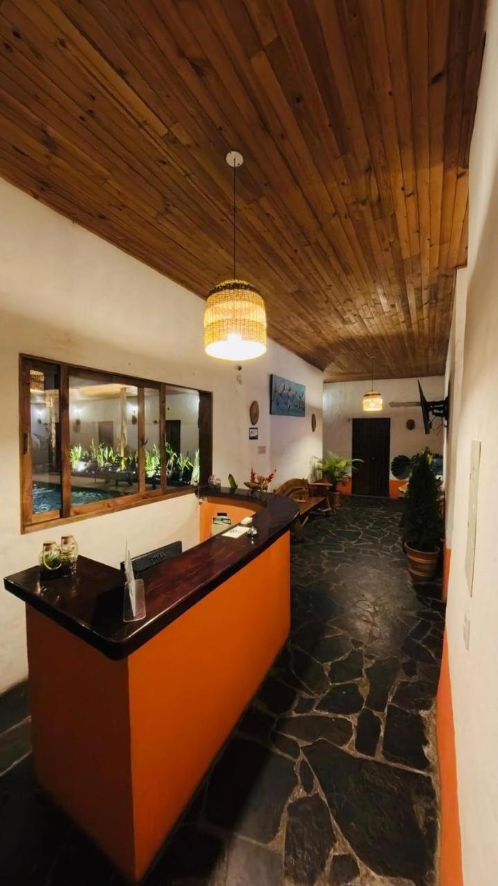 Hotel Alcazar Real Utica Εξωτερικό φωτογραφία
